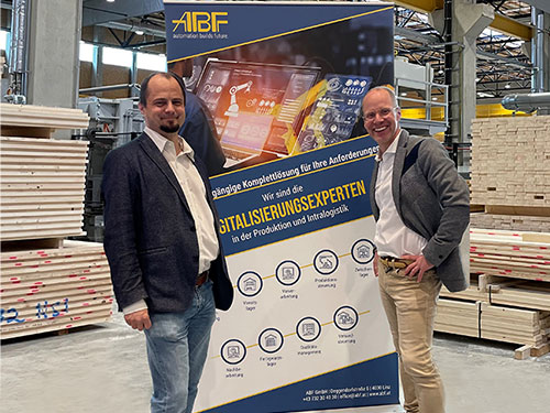 LOC Holz eröffnete das erste Brettsperrholzwerk in Oberösterreich und ABF-Mitarbeiter waren auf der gelungenen Eröffnungsfeier dabei.