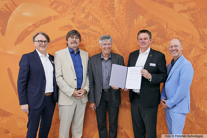 Kurt Herzog, Gustav Buchberger, Hermann Freiberger, Hans-Jügen Zeiher und Christian Hiebl freuen sich über die zukünftige Zusammenarbeit zwischen Primetals Technologies und ABF .